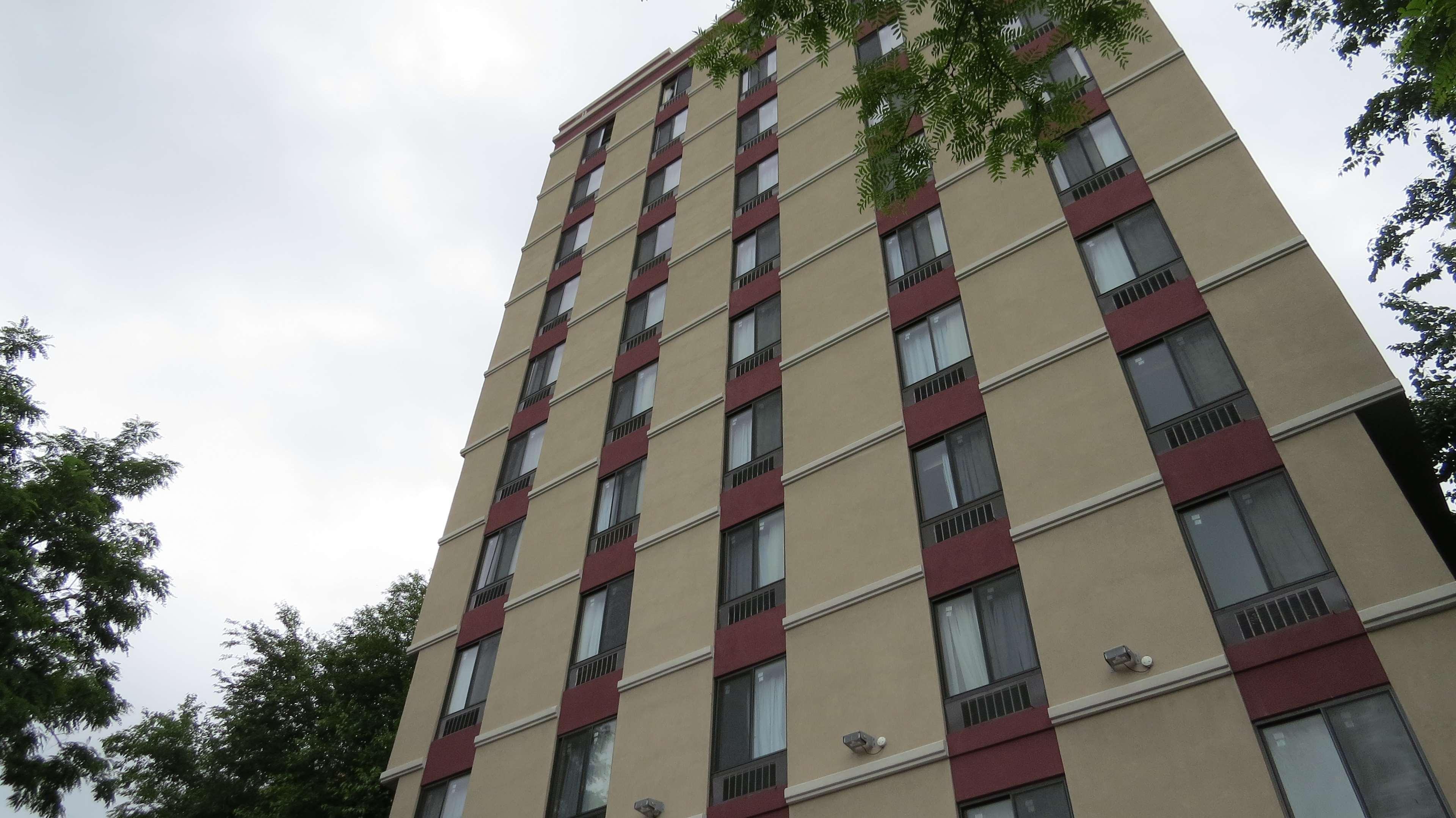 Best Western Plus Stadium Inn Nueva York Exterior foto